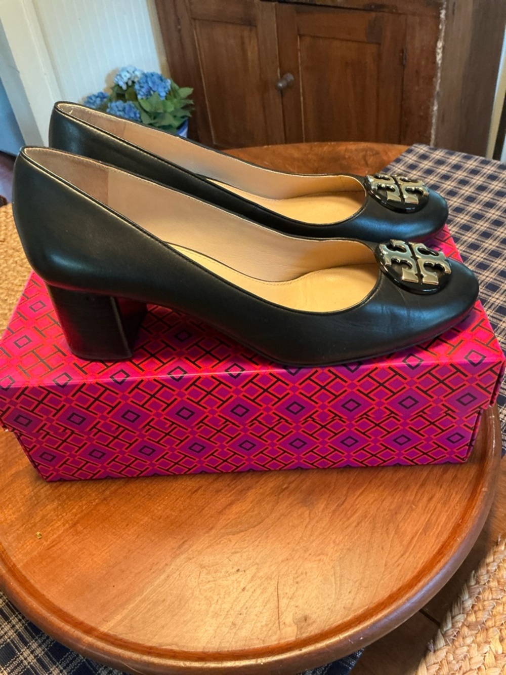 Tory Burch Janey 50MM Pump/Calf Leather - Picture 2 of 4